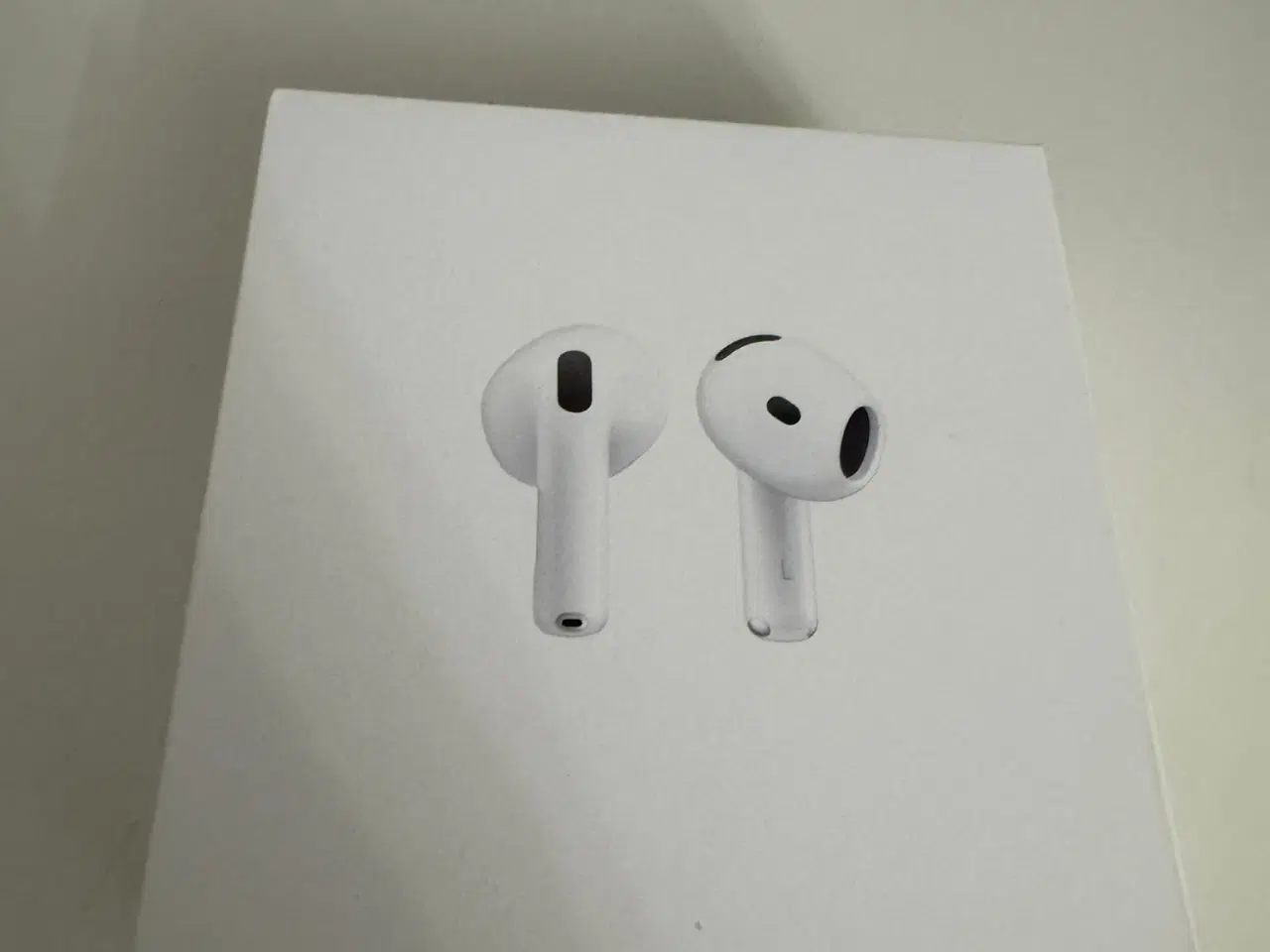 Billede 1 - Apple AirPods 4 (Helt ny og uåbnet)