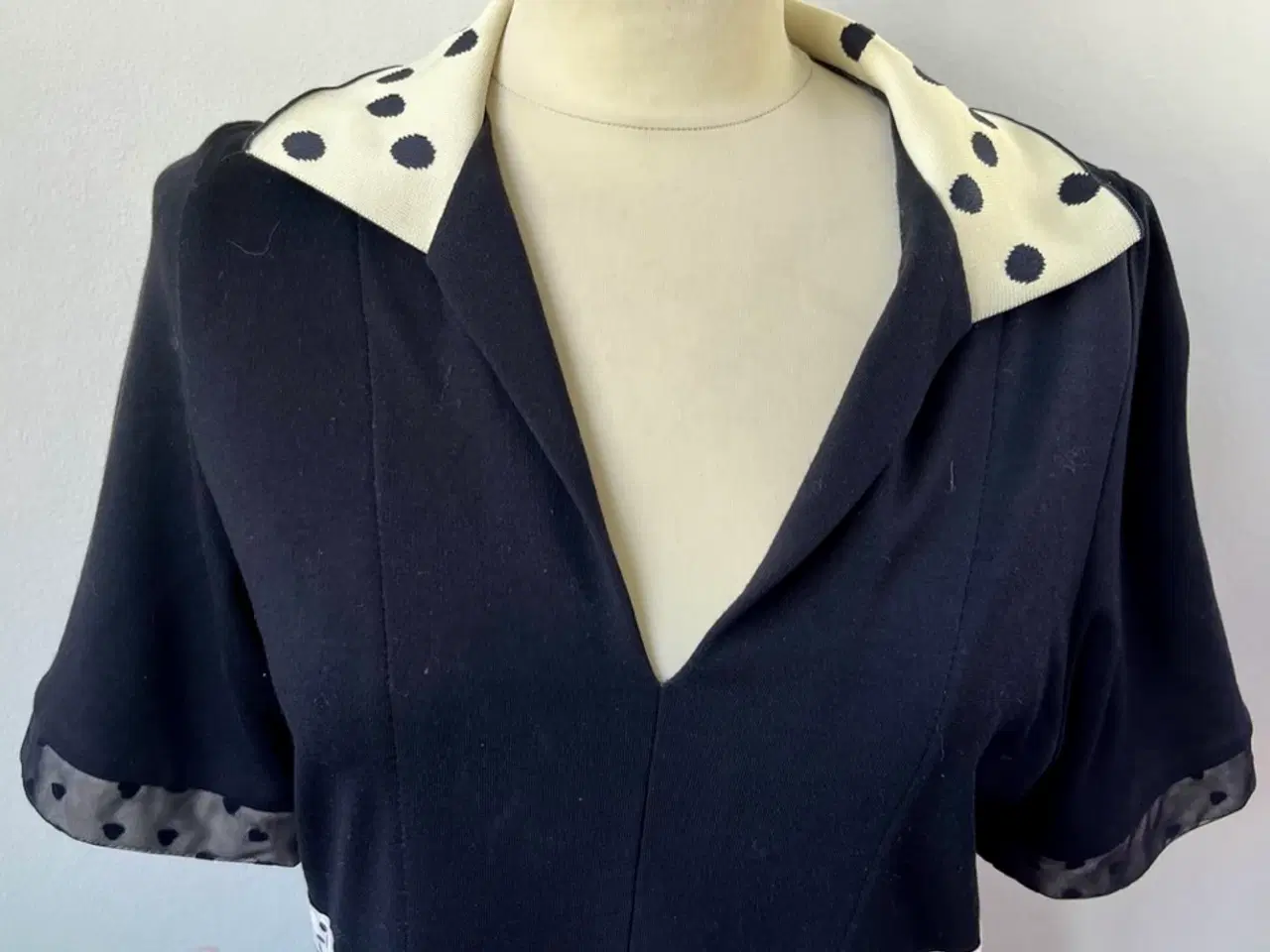 Billede 2 - Margot Weinreich Mikkelsen, kjole m hjerter, str X