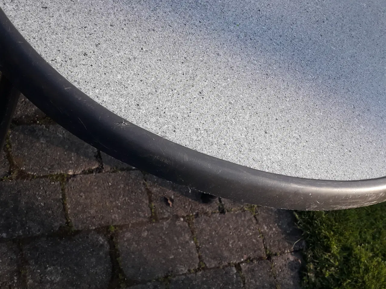 Billede 3 - Havebord stor parasol med fod. 