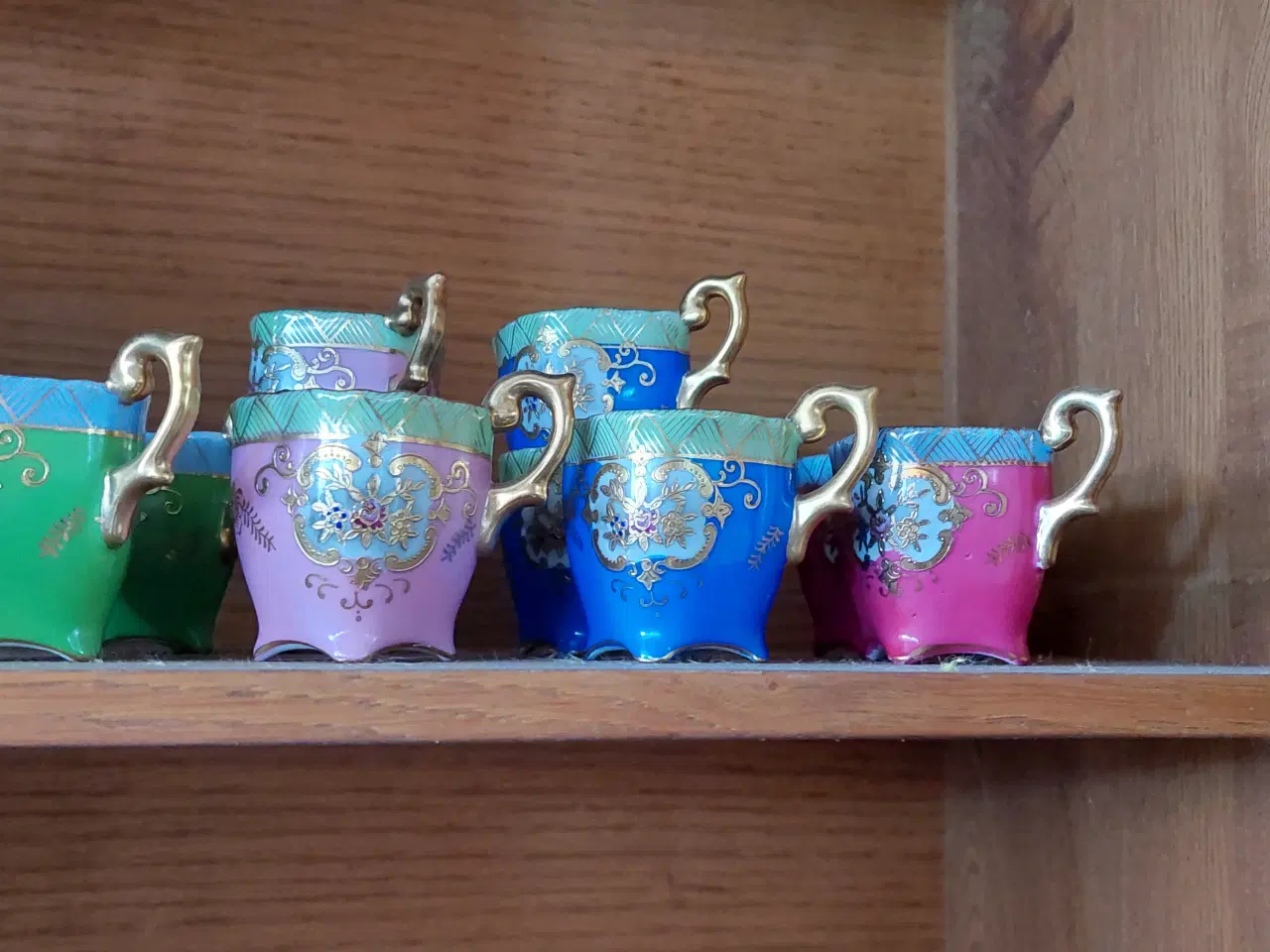 Billede 3 - Små farverige kopper