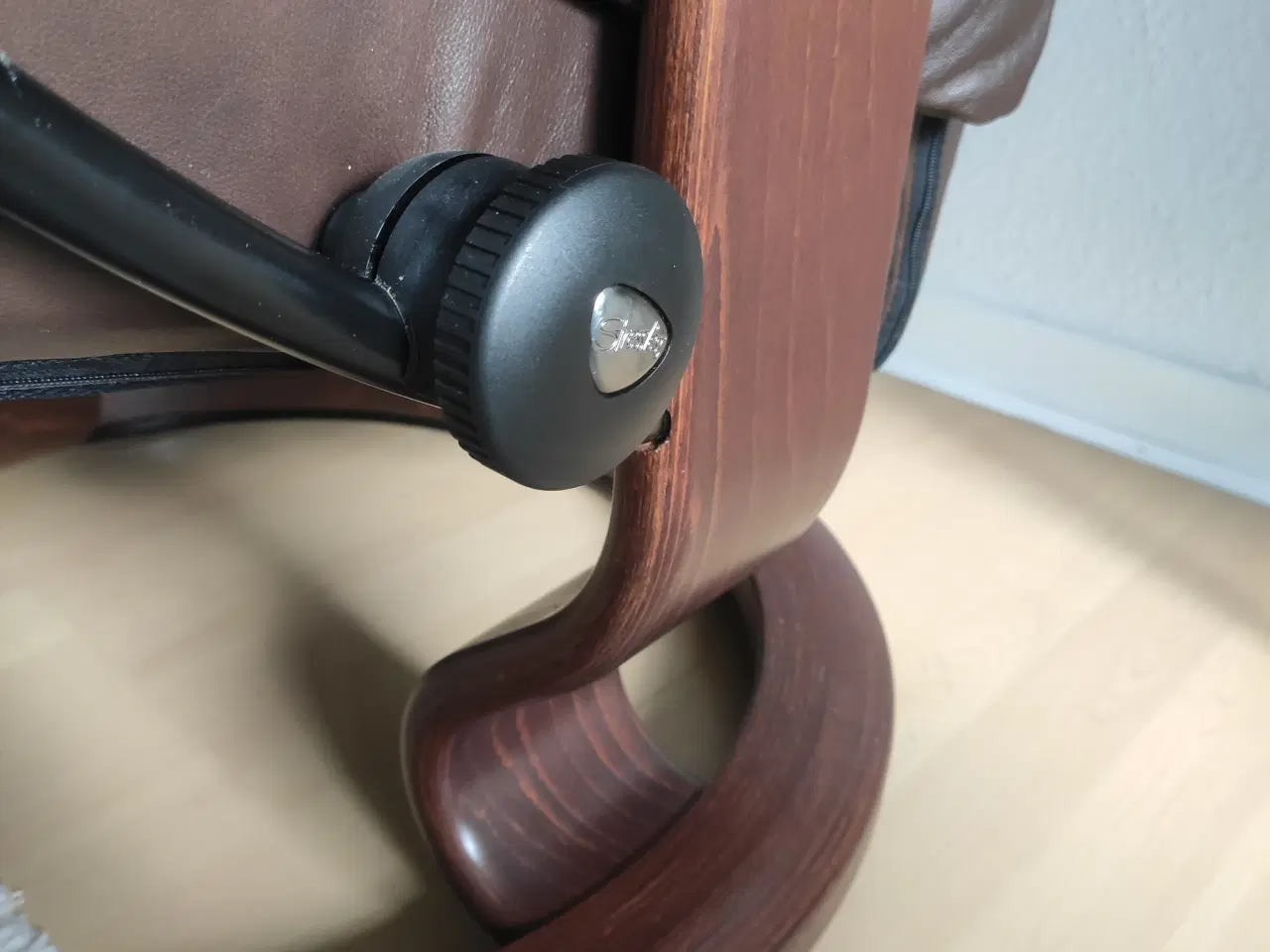 Billede 4 - Stressless Mayfair M med skammel - Meget lidt brug