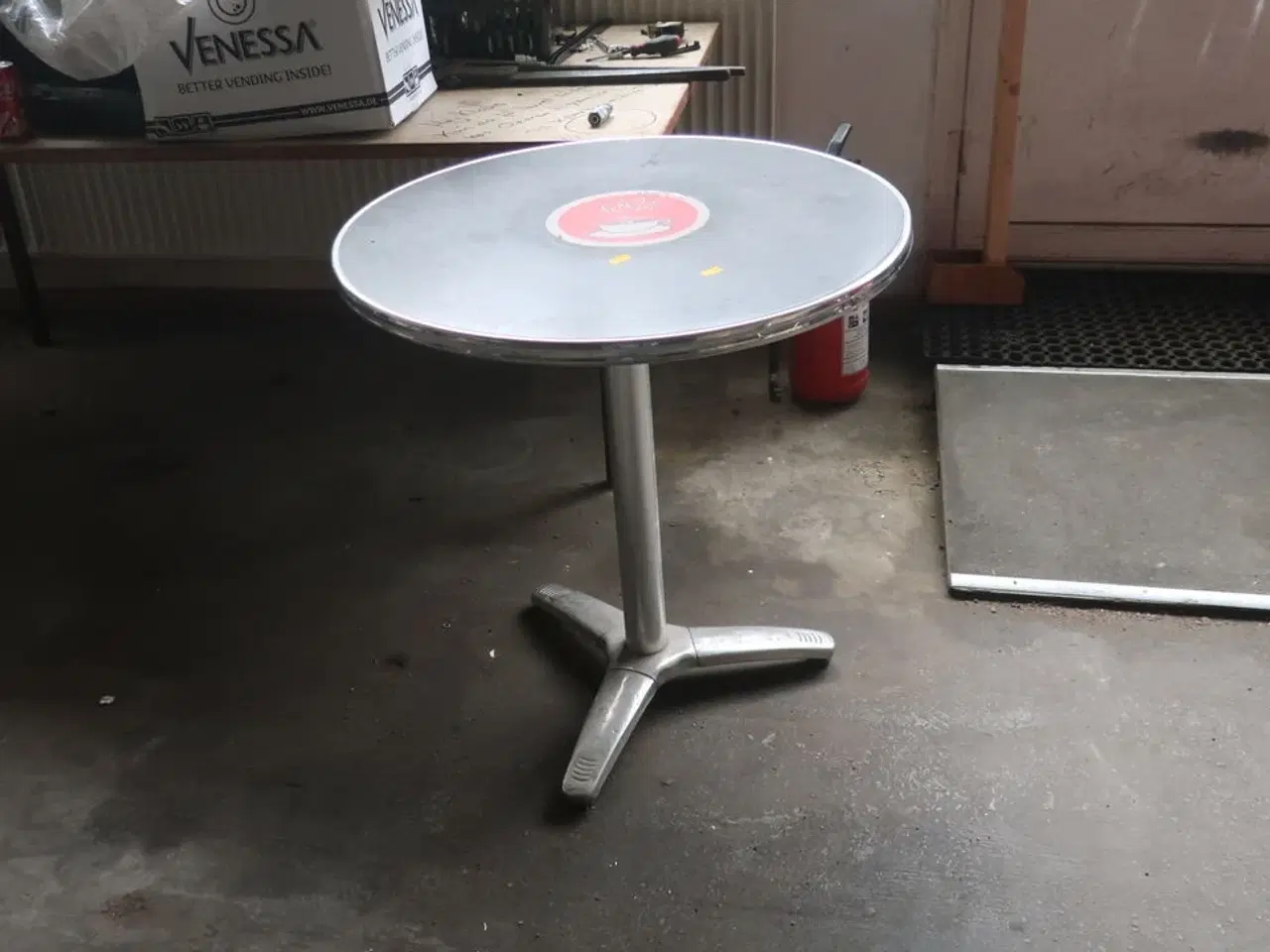 Billede 4 - Møbler, værktøj m.v. (se billeder)