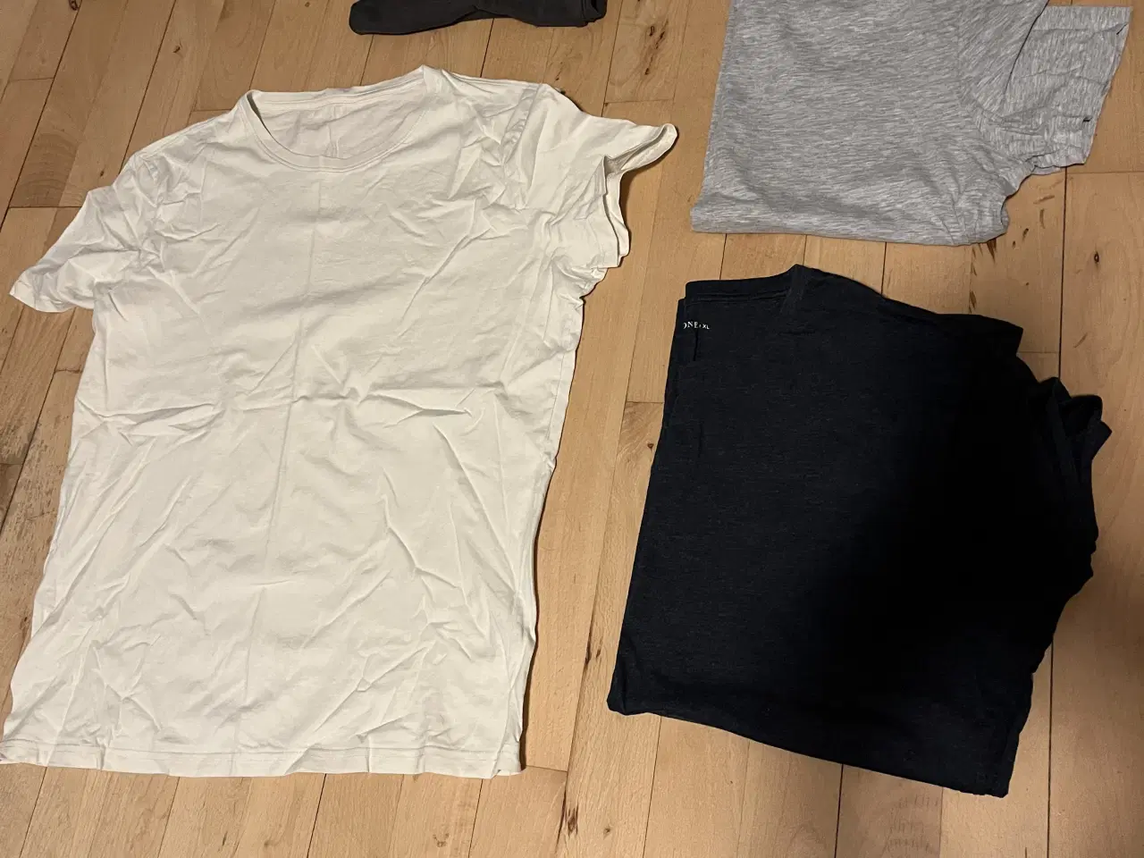 Billede 3 - 8 t shirt ( 5 i xl og 3 i L 