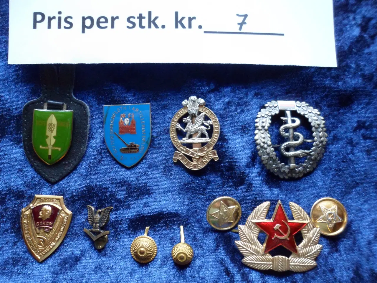 Billede 15 - Regimentsmærker m. m.
