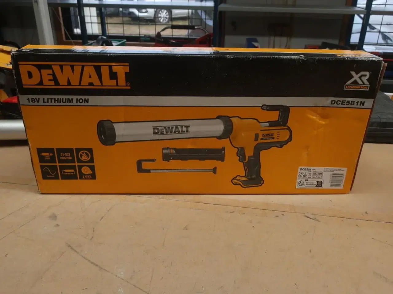 Billede 1 - Fugepistol DEWALT DCE581N