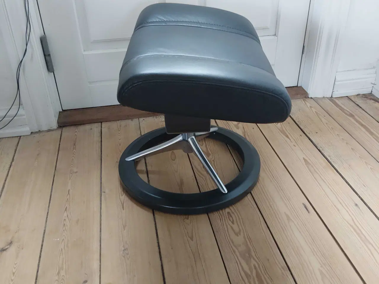 Billede 4 - Stressless skammel med signatur stel. Nypris 5700