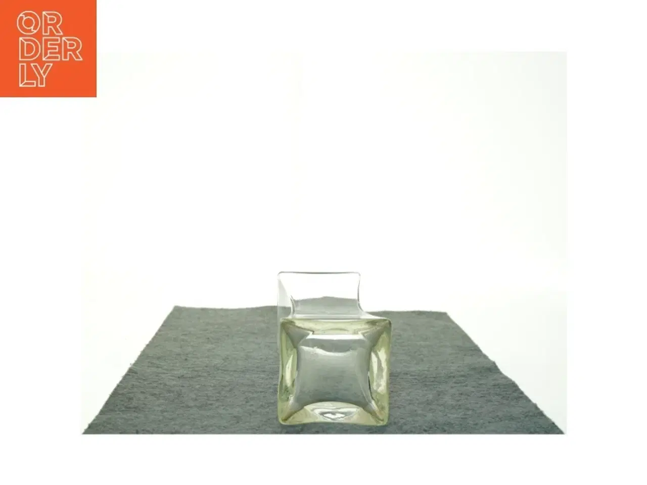 Billede 3 - Gennemsigtig glasvase (str. 20 x 10 cm)