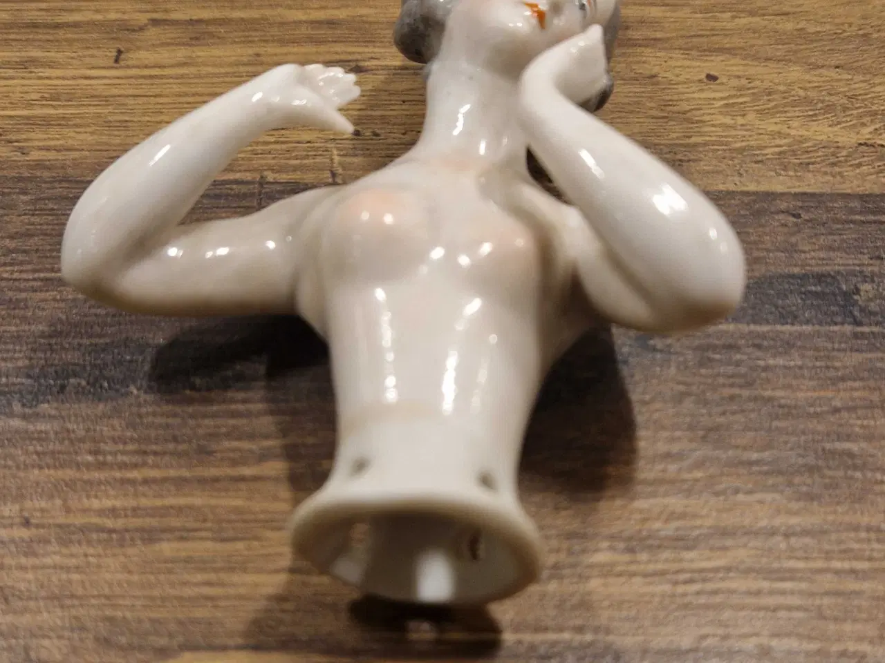 Billede 5 - Antik halvdukke i porcelæn