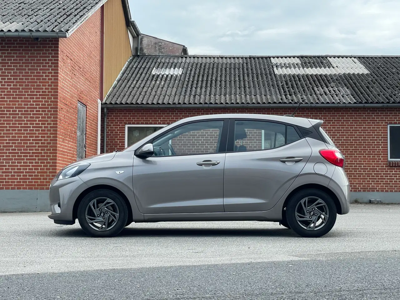 Billede 2 - Hyundai i10 1.0 Essential – Veludstyret, økonomisk