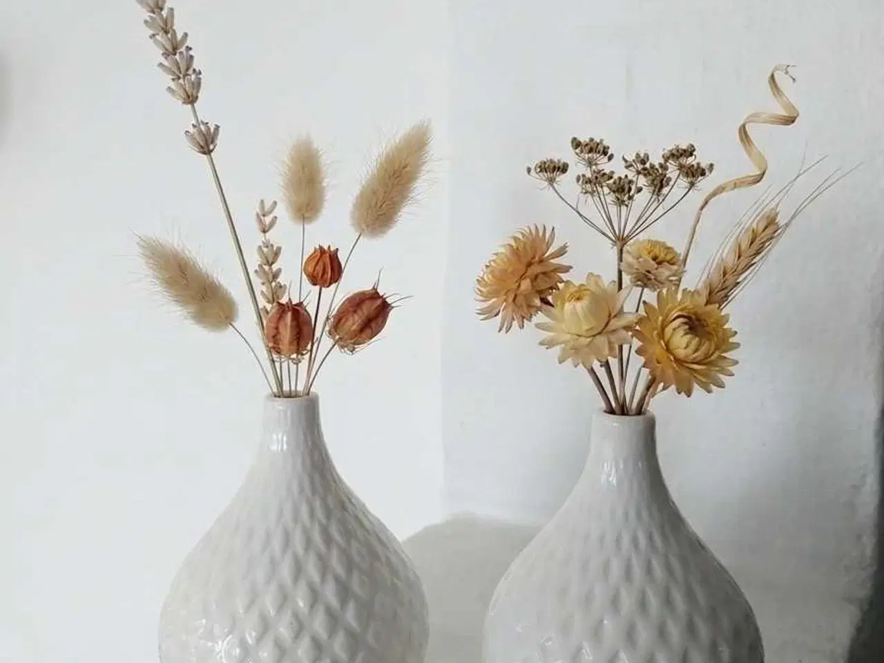 Billede 1 - Sæt med 2 smukke hvide keramikvaser | 10 cm |