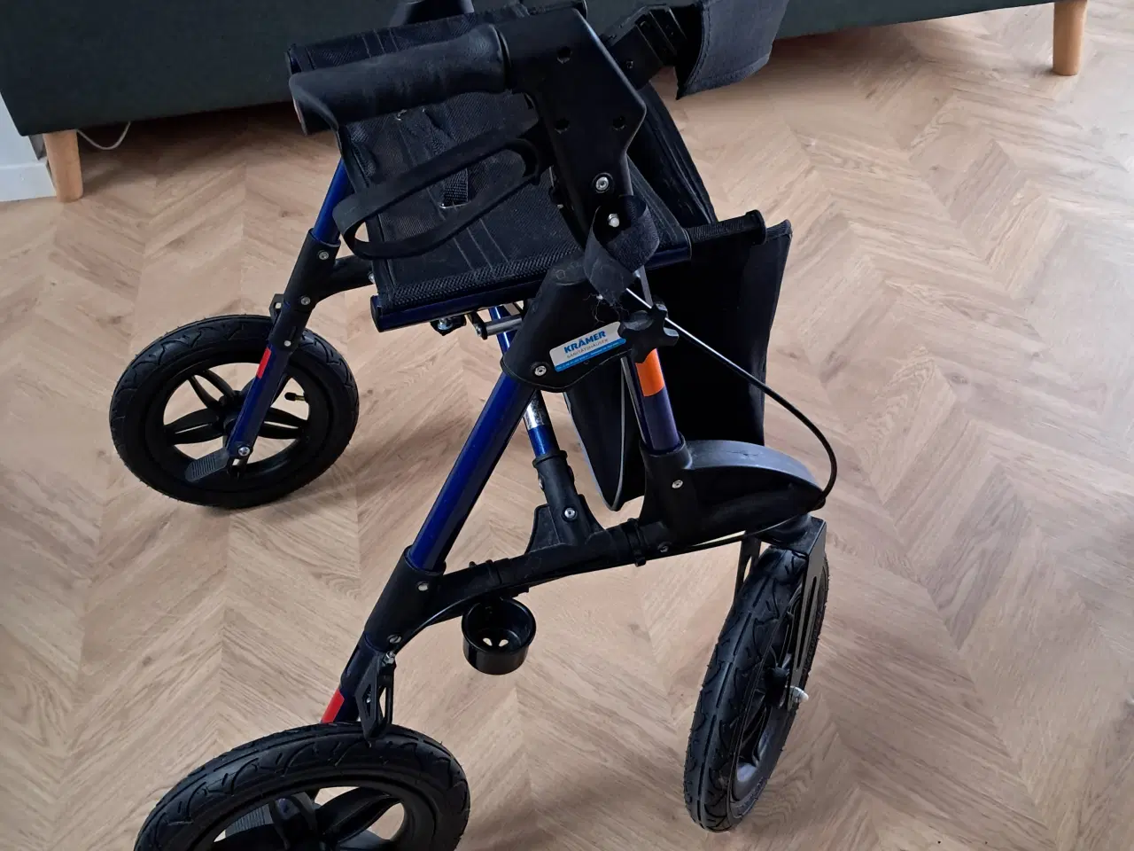 Billede 3 - Rollator med taske 