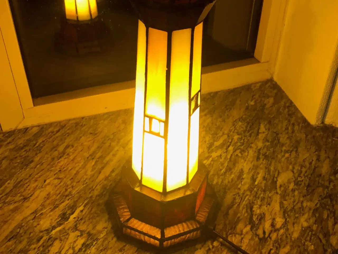 Billede 3 - Tiffany bordlampe/fyrtårn