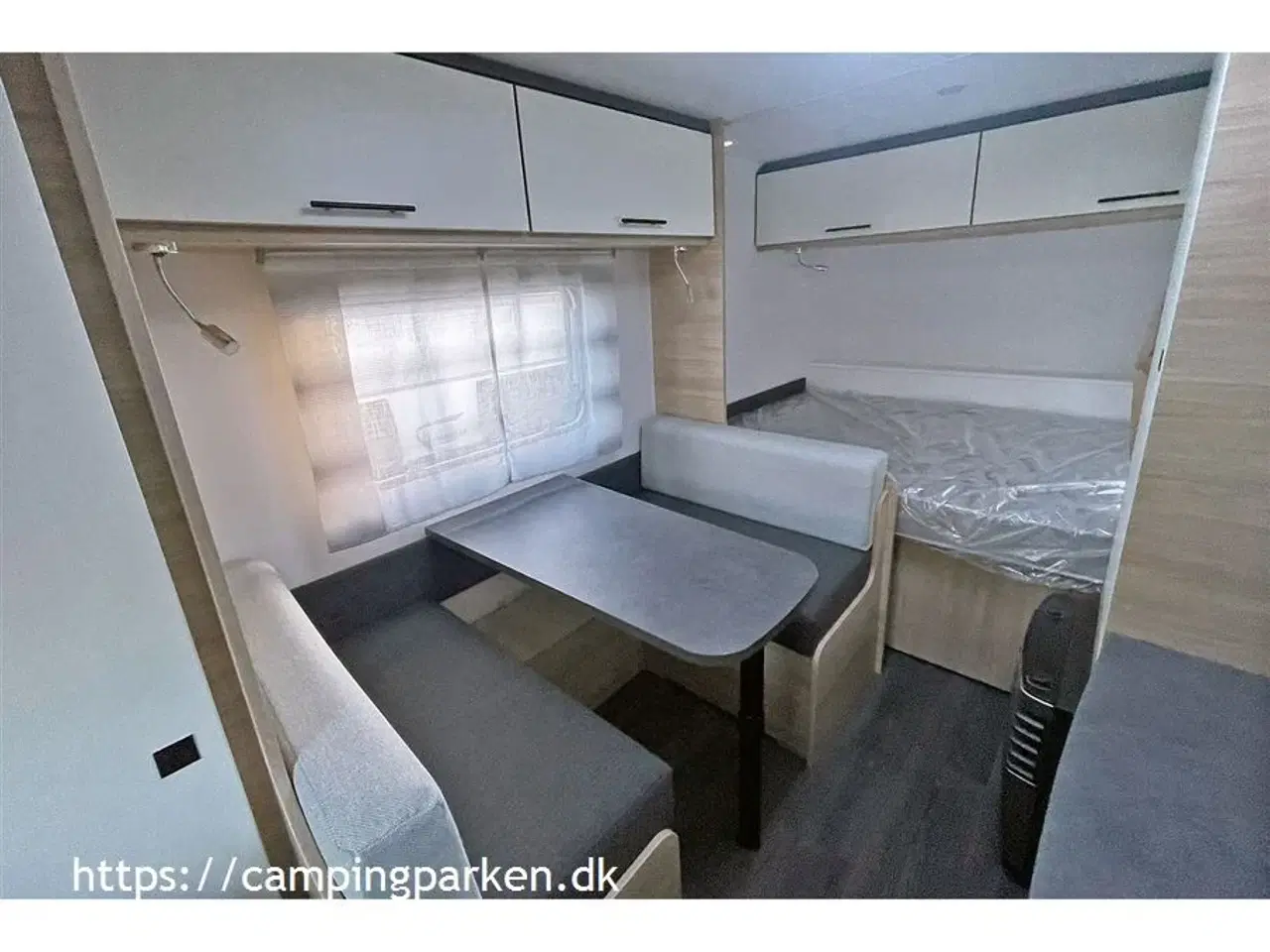 Billede 4 - 2024 - Caravelair ALBA 400 ARTIC   Lille, let rejsevogn med mover og meget udstyr - til elbilen eller den mindre bil