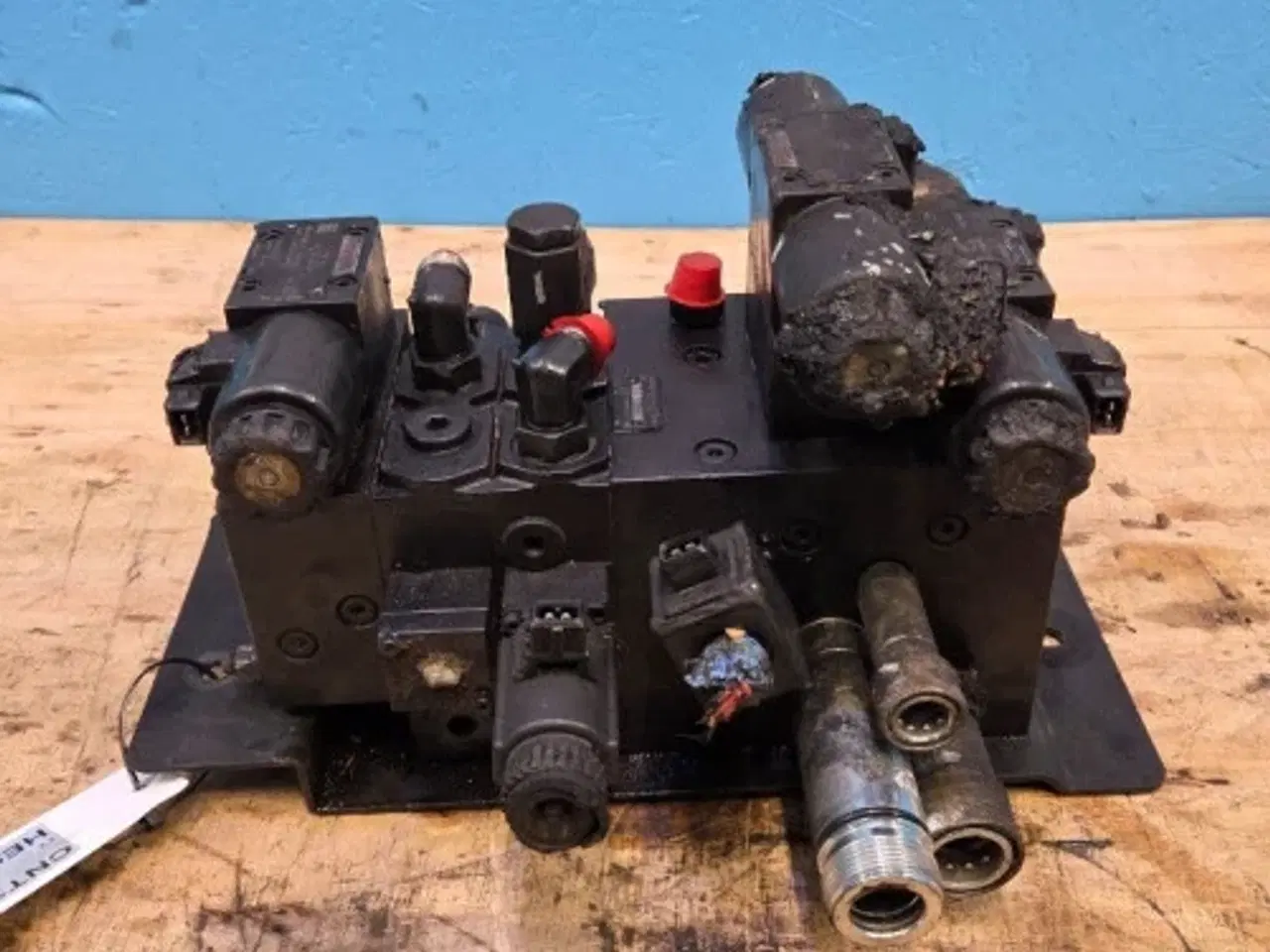 Billede 18 - New Holland CR9.90 Hydraulikventil 84457511