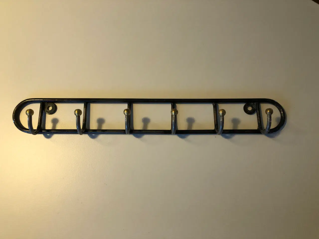 Billede 4 - Knagerække i lakeret stål og messing