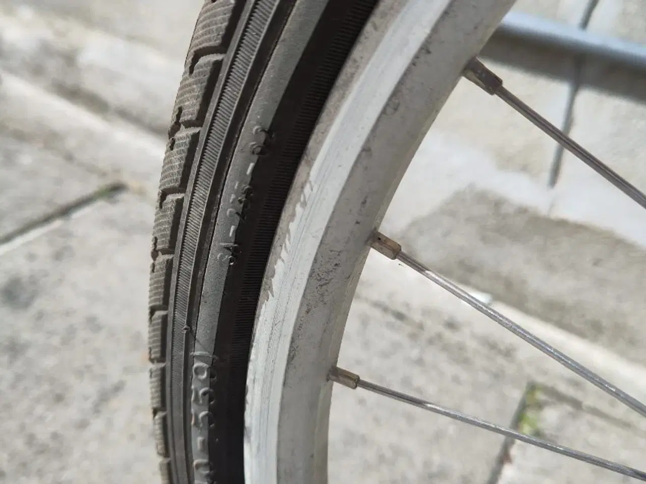 Billede 1 - Lilla pigecykel sælges