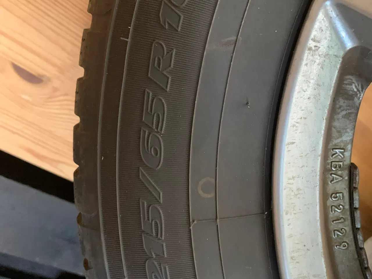 Billede 3 - Vinterdæk med Alufælge. 215-65-16 TYO