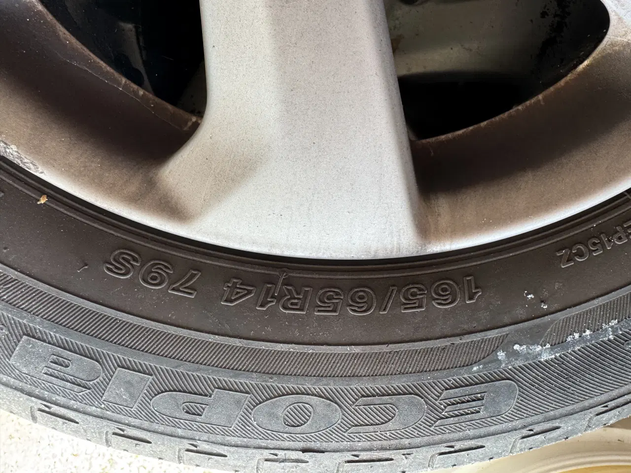 Billede 2 - Alufælge med sommerdæk