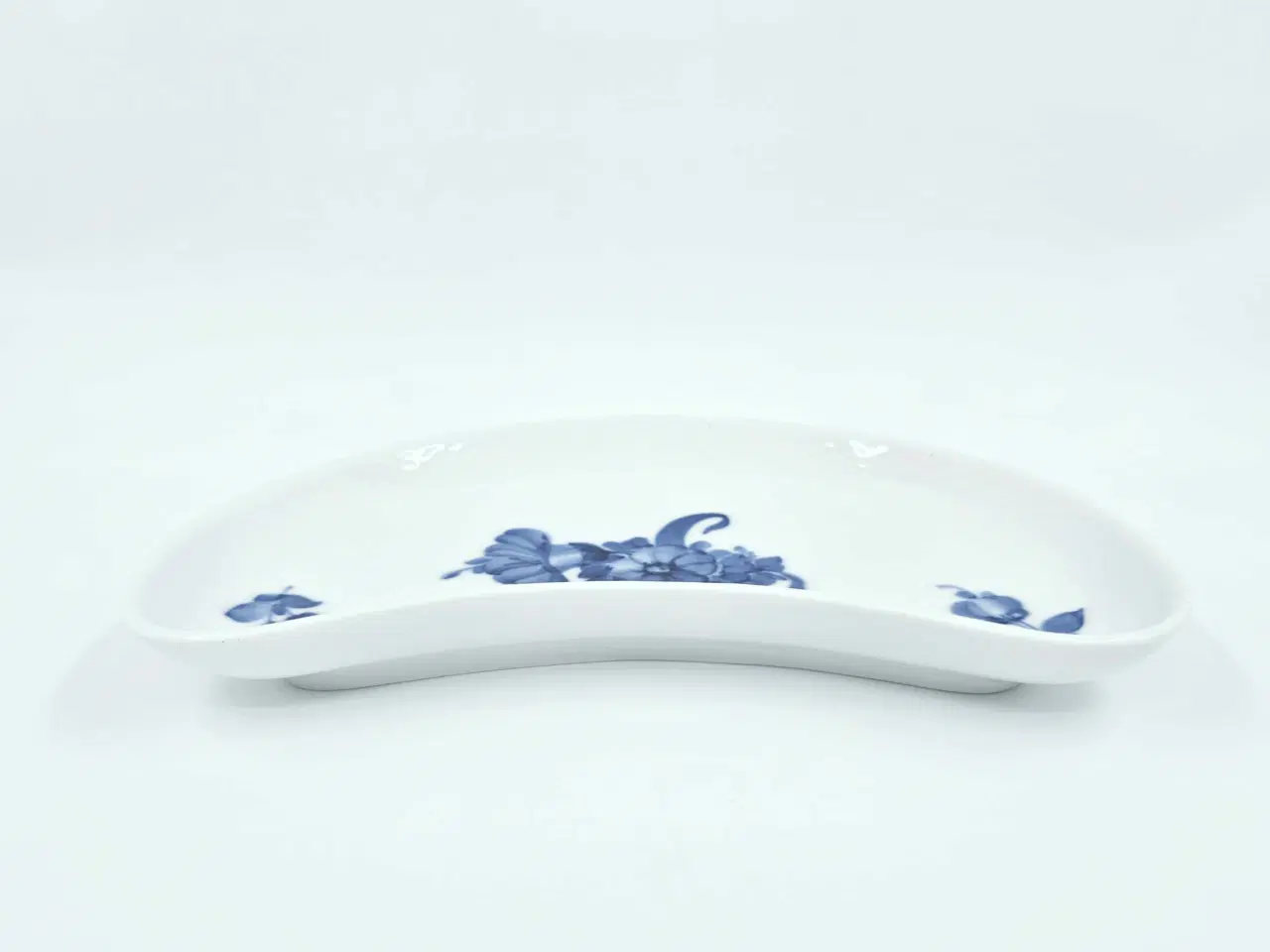 Billede 13 - Royal Copenhagen Blå Blomst Flettet Halvmåne Asiet