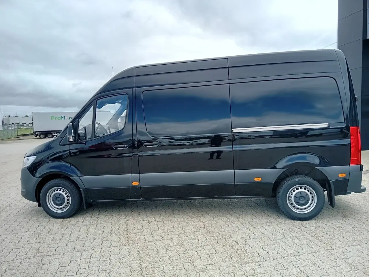 Billede 2 - Mercedes Sprinter 215 2,0 CDi A2 Kassevogn aut. FWD