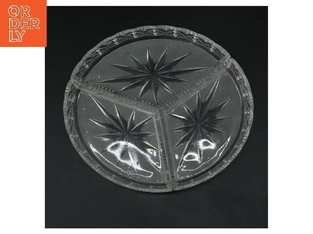 Billede 1 - Rundt inddelt glasfad med stjernemønster (str. 3 stk 17x10 cm)