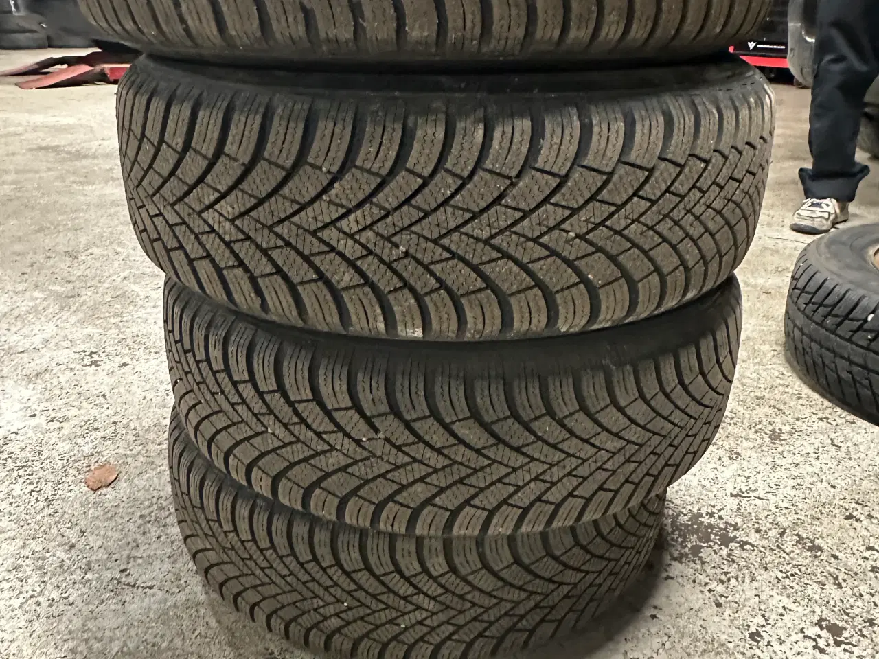 Billede 1 - Alufælge med Vinterdæk 195/60/R16