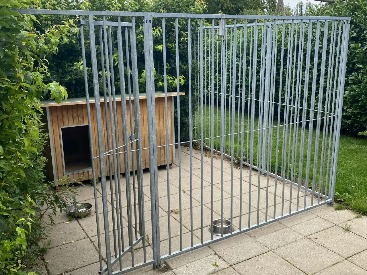 Billede 2 - Stor hundegård 9 m2