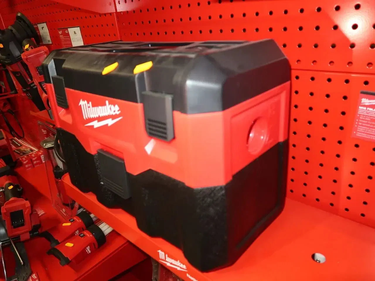 Billede 2 - Støvsuger MILWAUKEE M18 VC-2