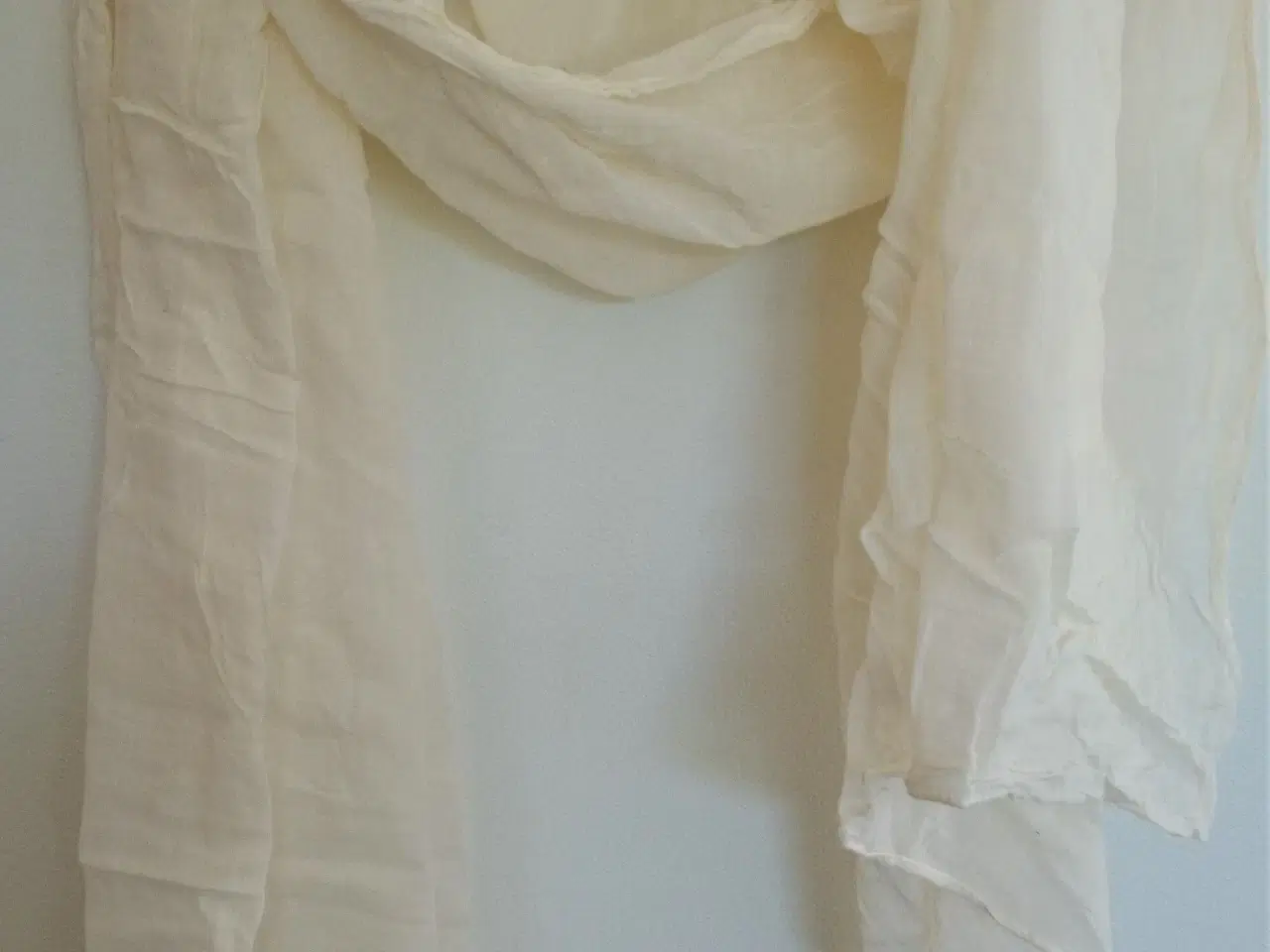 Billede 1 - Tørklæde, beige, str. 97 x 174 cm