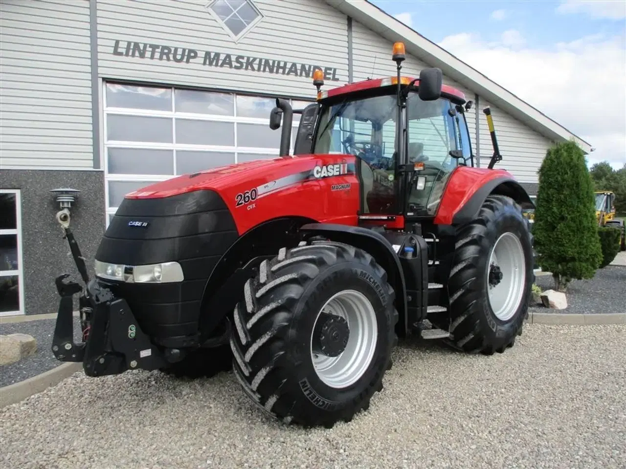 Billede 2 - Case IH MAGNUM 260 CVX med frontlift, affjedret foraksel og affjedret kabine.