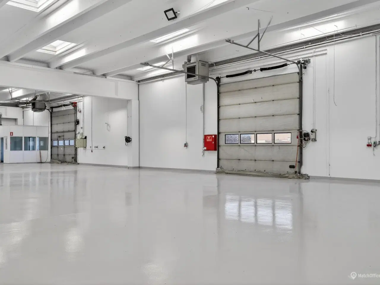 Billede 9 - Stort lagerlejemålet med egne kontorlokaler et stort befæstet areal og store porte