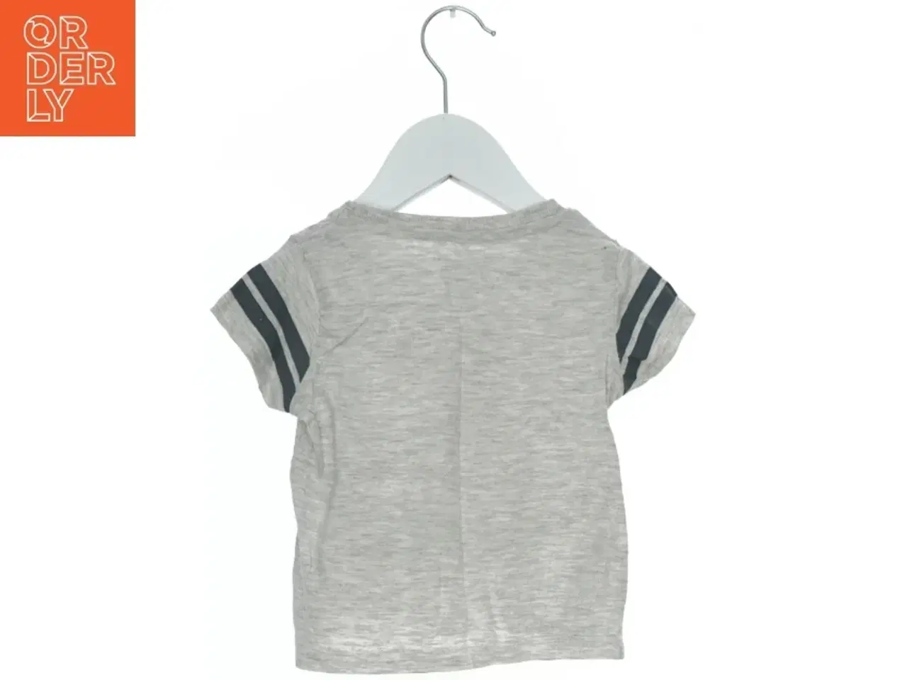 Billede 2 - T-shirt med dyremotiver (str. 80)
