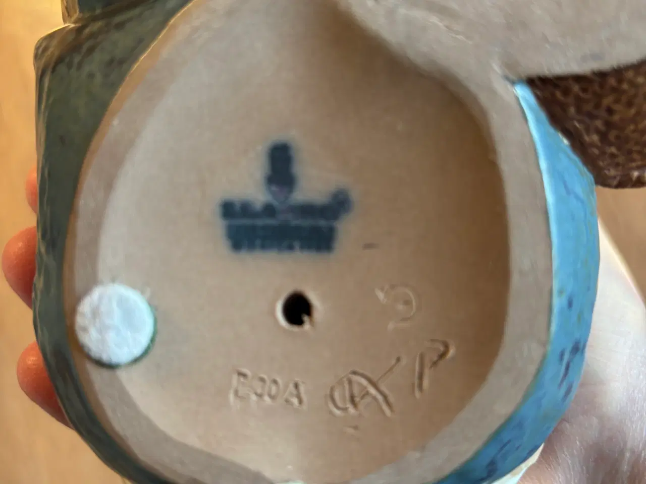 Billede 4 - Lladro Inuit figure of a seated girl with a basket