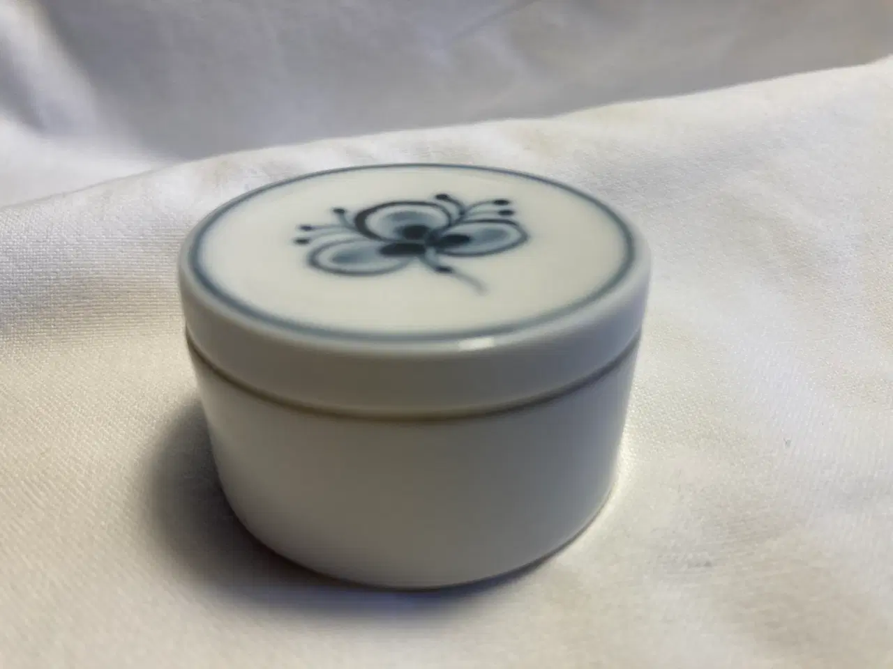 Billede 12 - Pilleæske med låg Royal Copenhagen nr. 4724