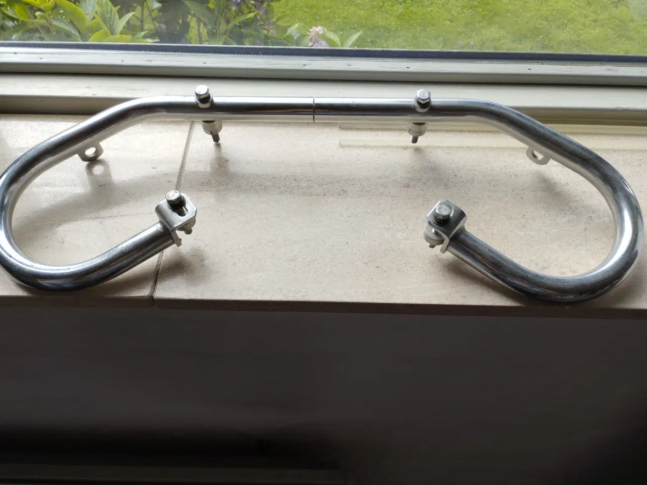 Billede 2 - Motor bøjle, ved ikke lige hvad den passer til ?