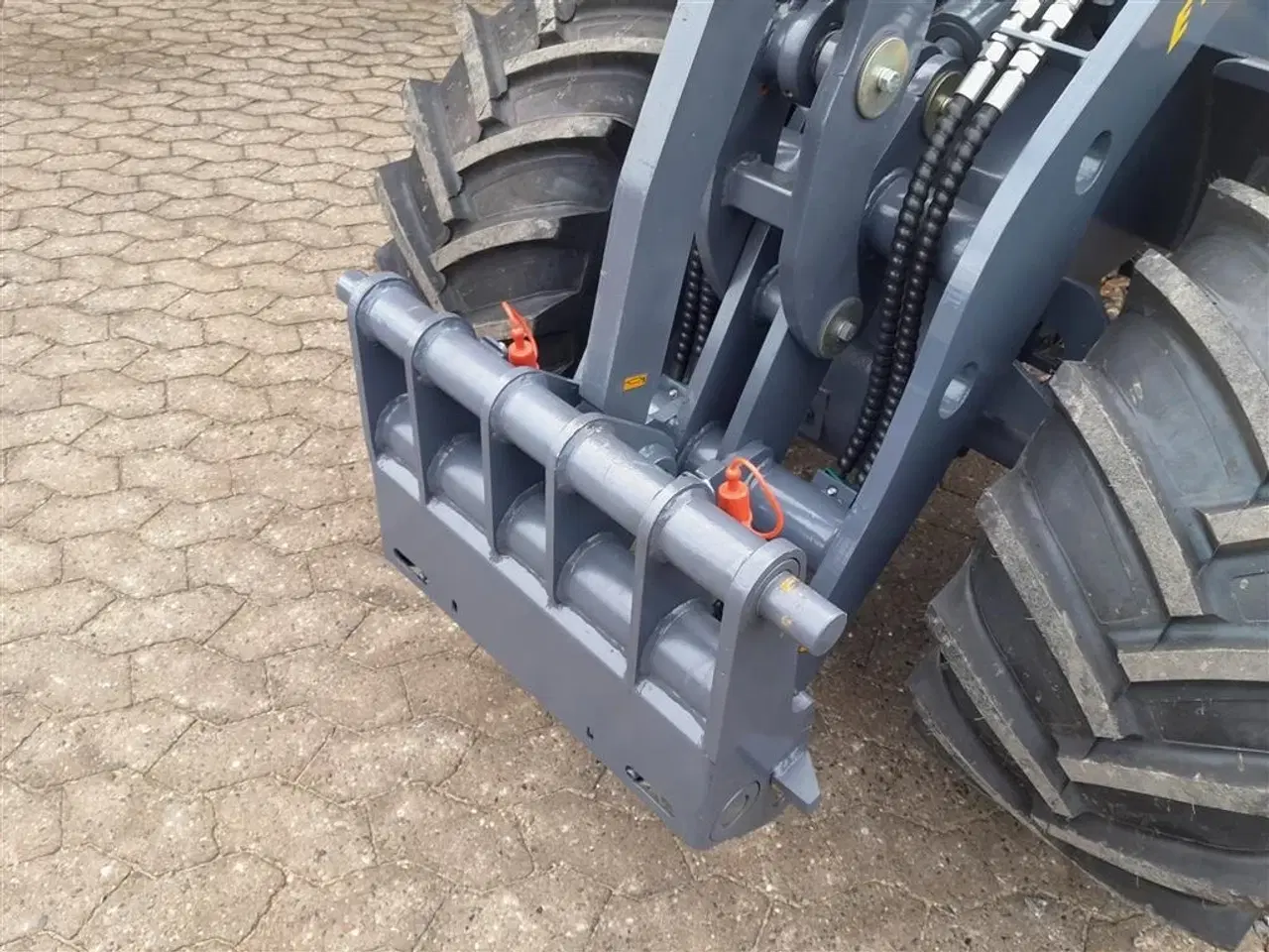 Billede 5 - Eurotrac W12 med førerhus