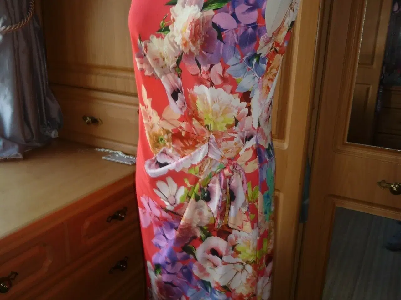 Billede 2 - smuk kjole fra Wallis Brandet Størrelse :medium