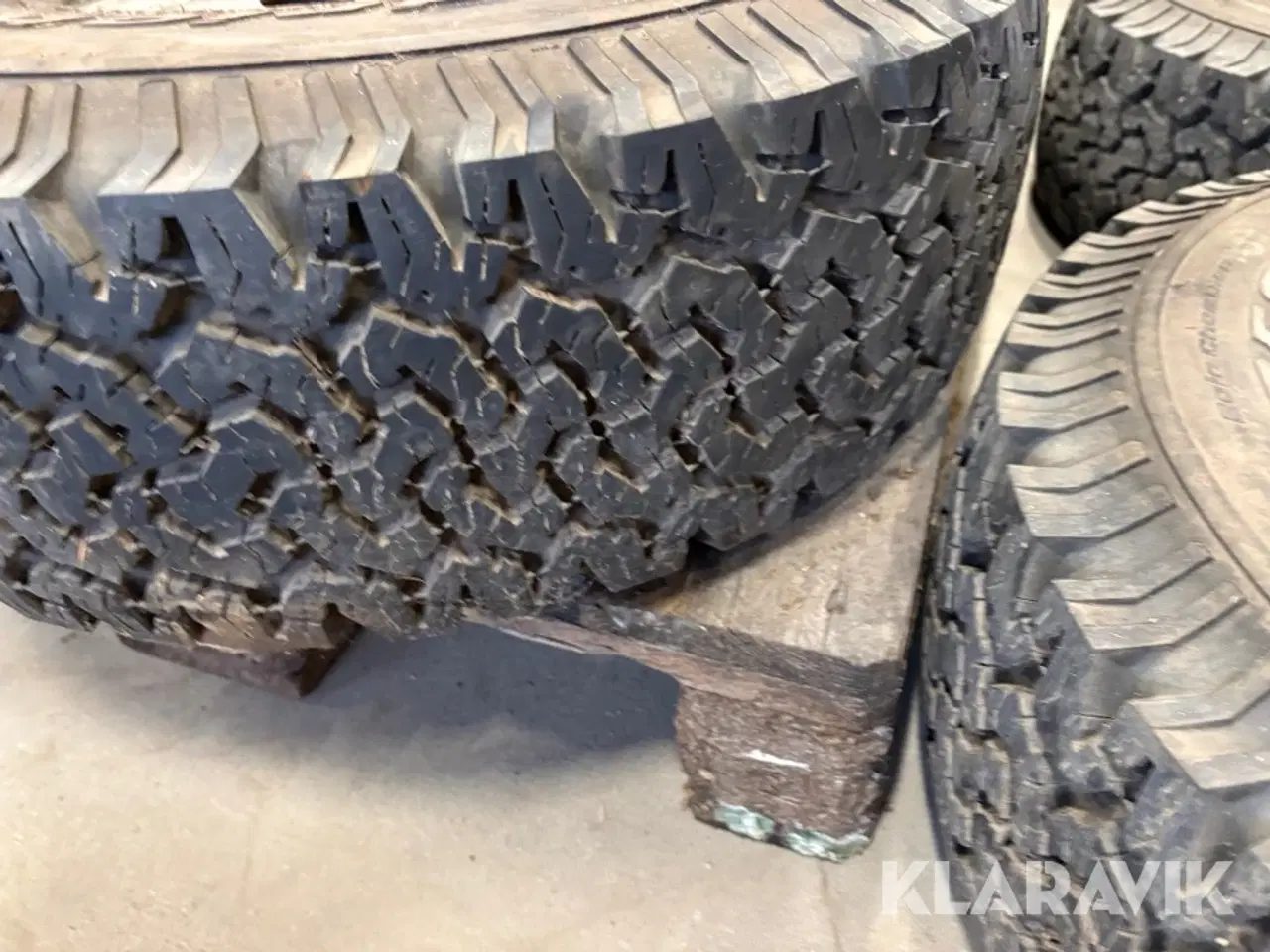 Billede 10 - 4x4 fælge med dæk - 13 stk