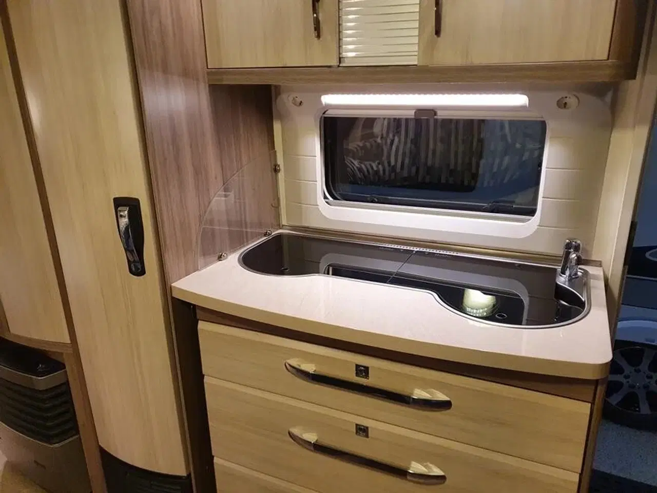 Billede 2 - Hobby DE LUXE 560 KMFe (2017) 