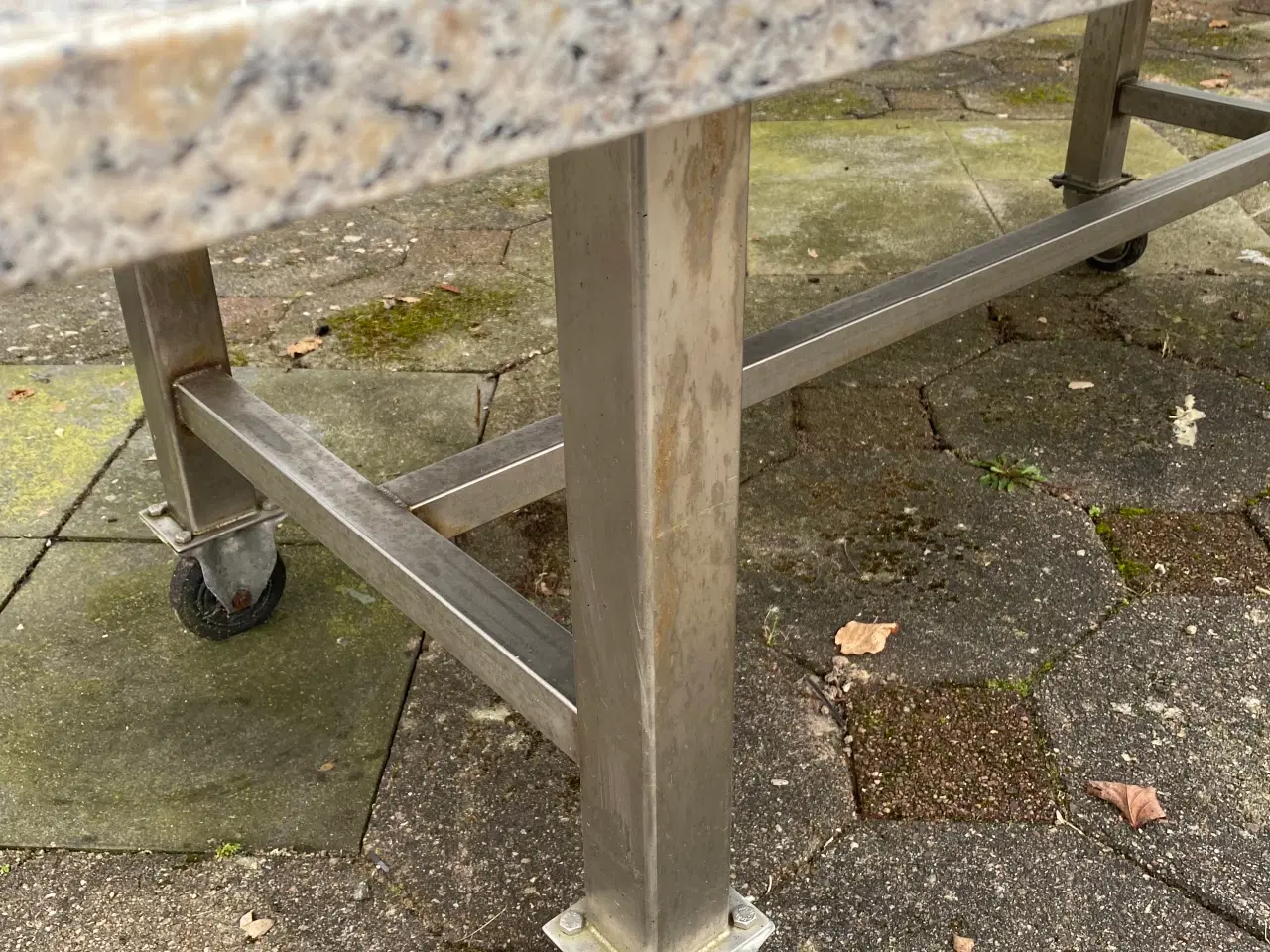 Billede 5 - Granit Bord