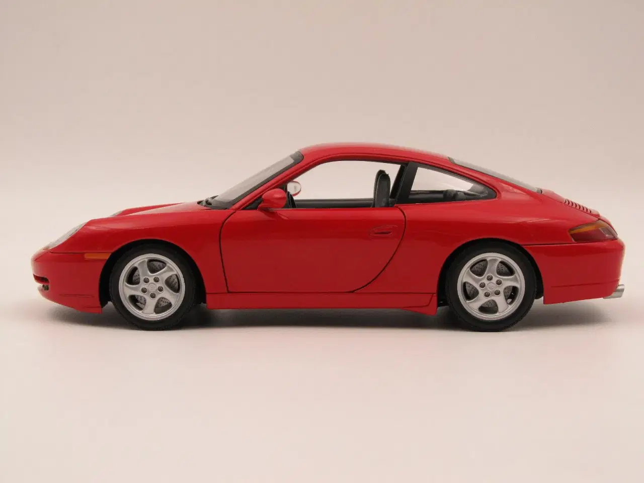 Billede 5 - 1997 Porsche 911 / 996 Carrera  - 1:18   
