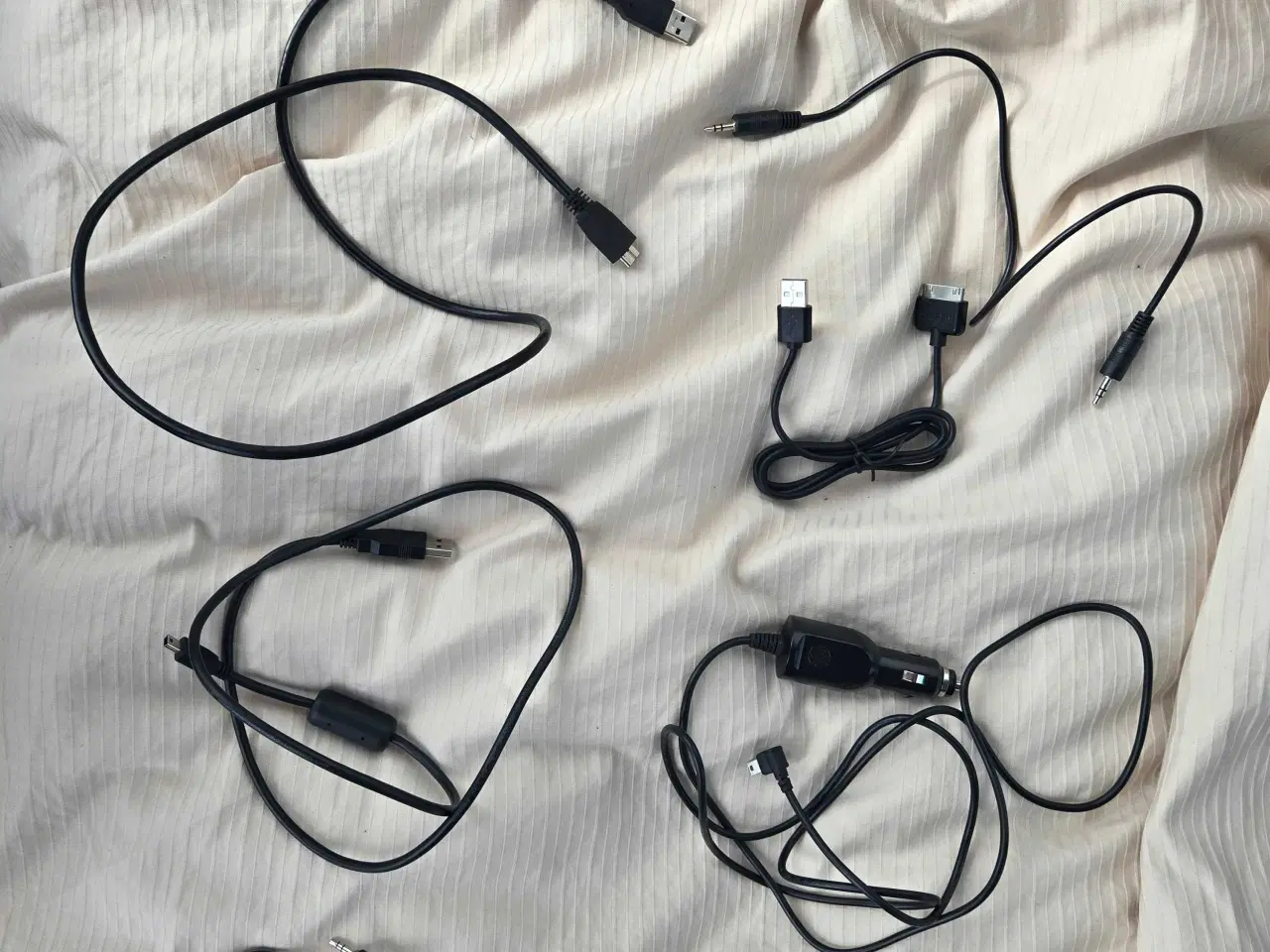 Billede 6 - Forskellige stik, kabler og opladere