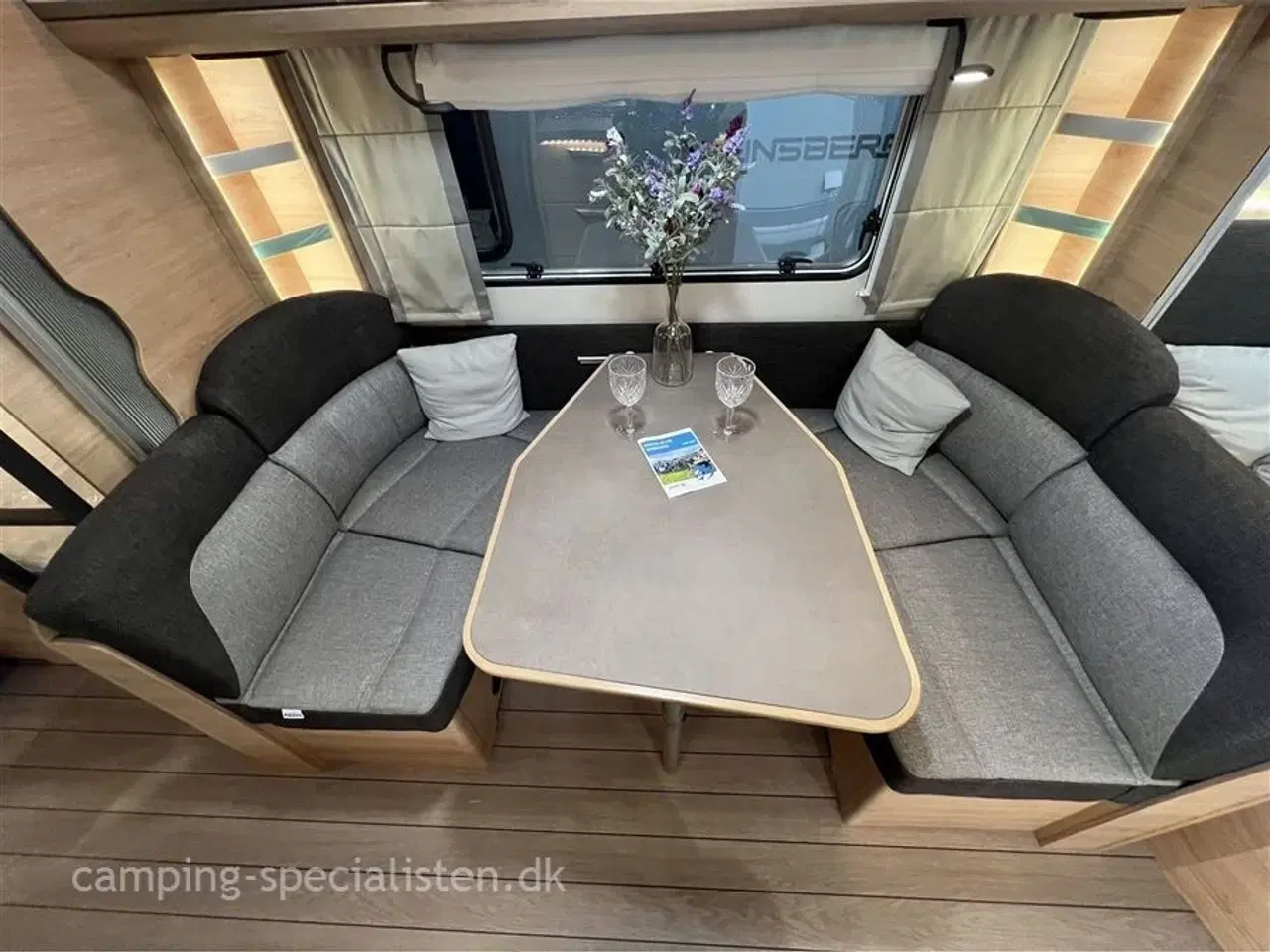 Billede 6 - 2024 - Knaus Südwind 580 QS   En flot Knaus Südwind 580 QS 2024 den perfekte løsning til børnefamilien - kan nu opleves hos Camping-Specialisten.dk Silkeborg