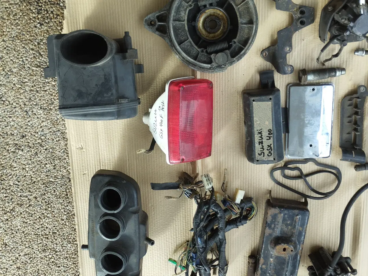 Billede 3 - Reservedele til Suzuki GSX 400F. 