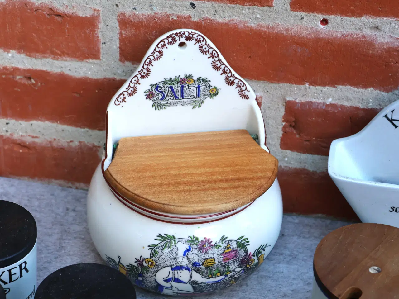 Billede 7 - Knapstrup kaffefilterholder, krukker med  mere