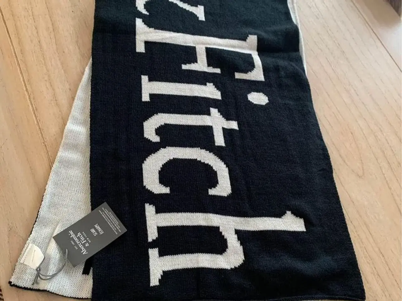 Billede 1 - Halstørklæde Abercrombie & Fitch - NYT