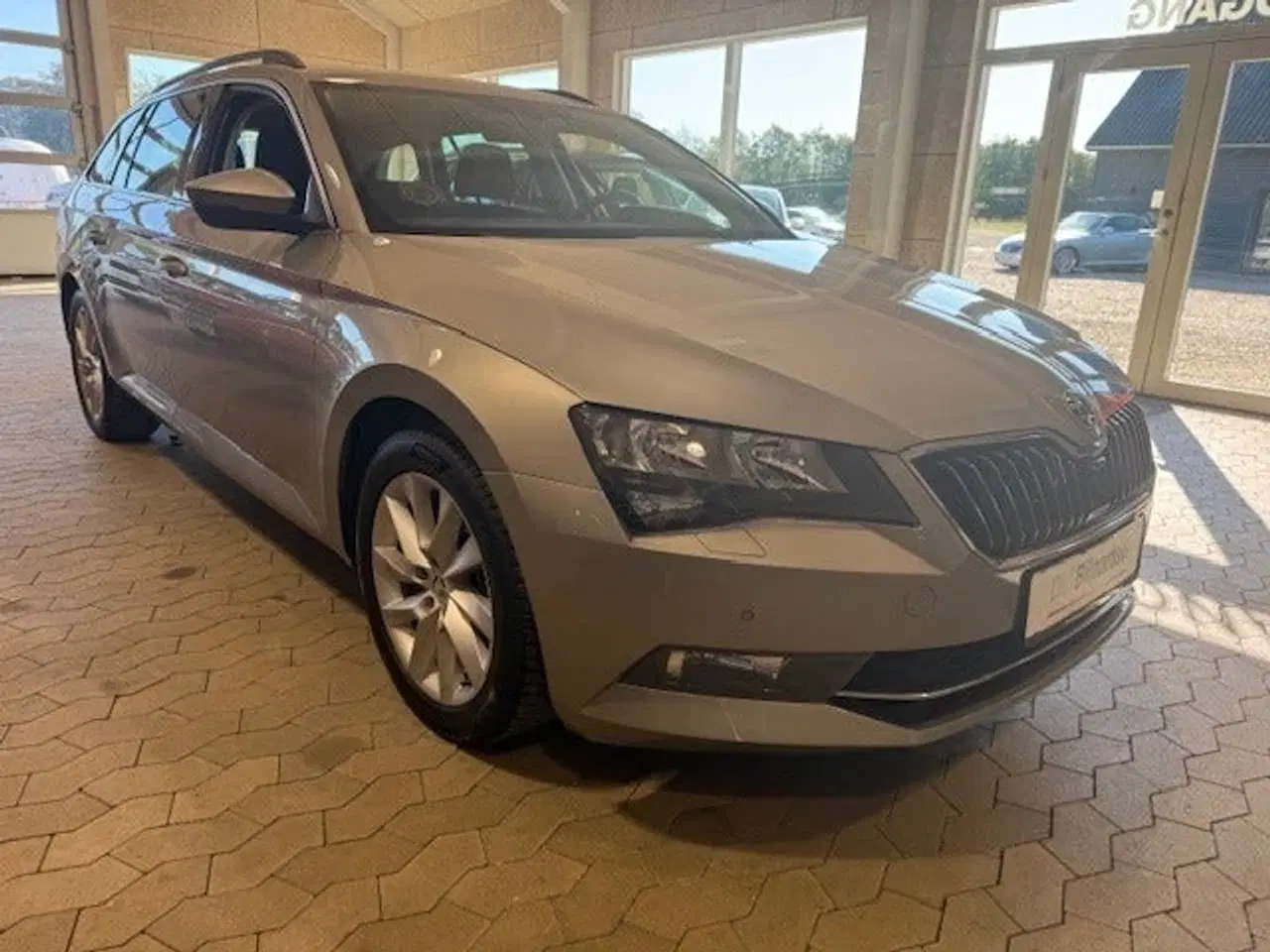 Billede 2 - Skoda Superb 1,6 TDi 120 Ambition Combi