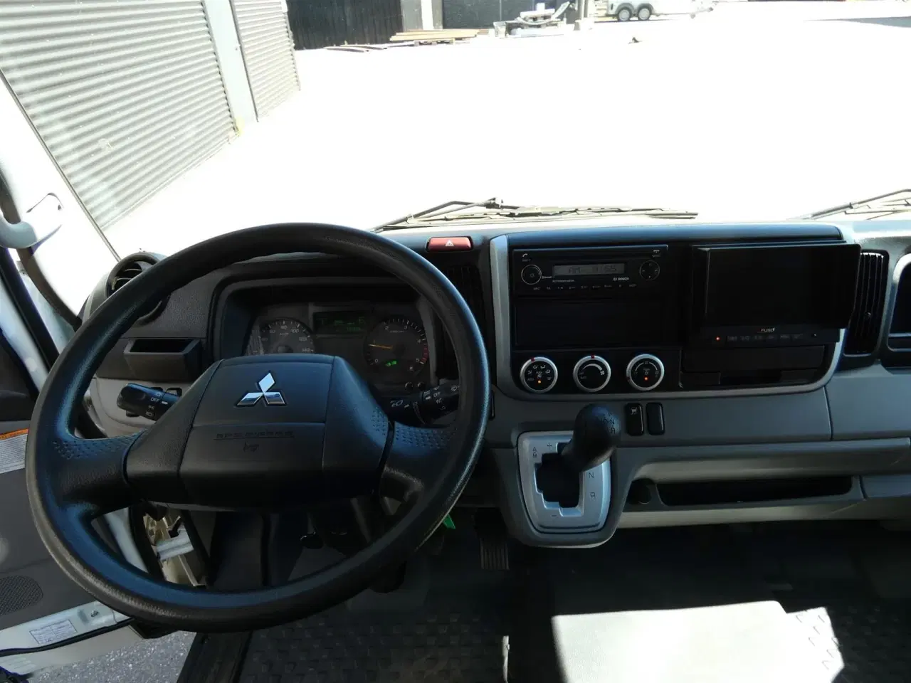 Billede 9 - FUSO Canter 3C15 3,0 TD Comfort alu m/lift 150HK Ladv./Chas. Aut.