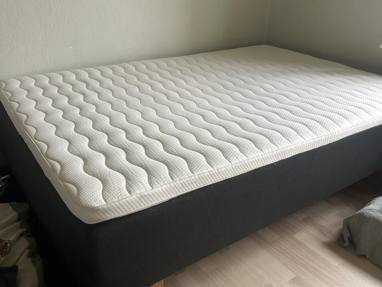 Billede 1 - Memory foam seng m. Topmadras