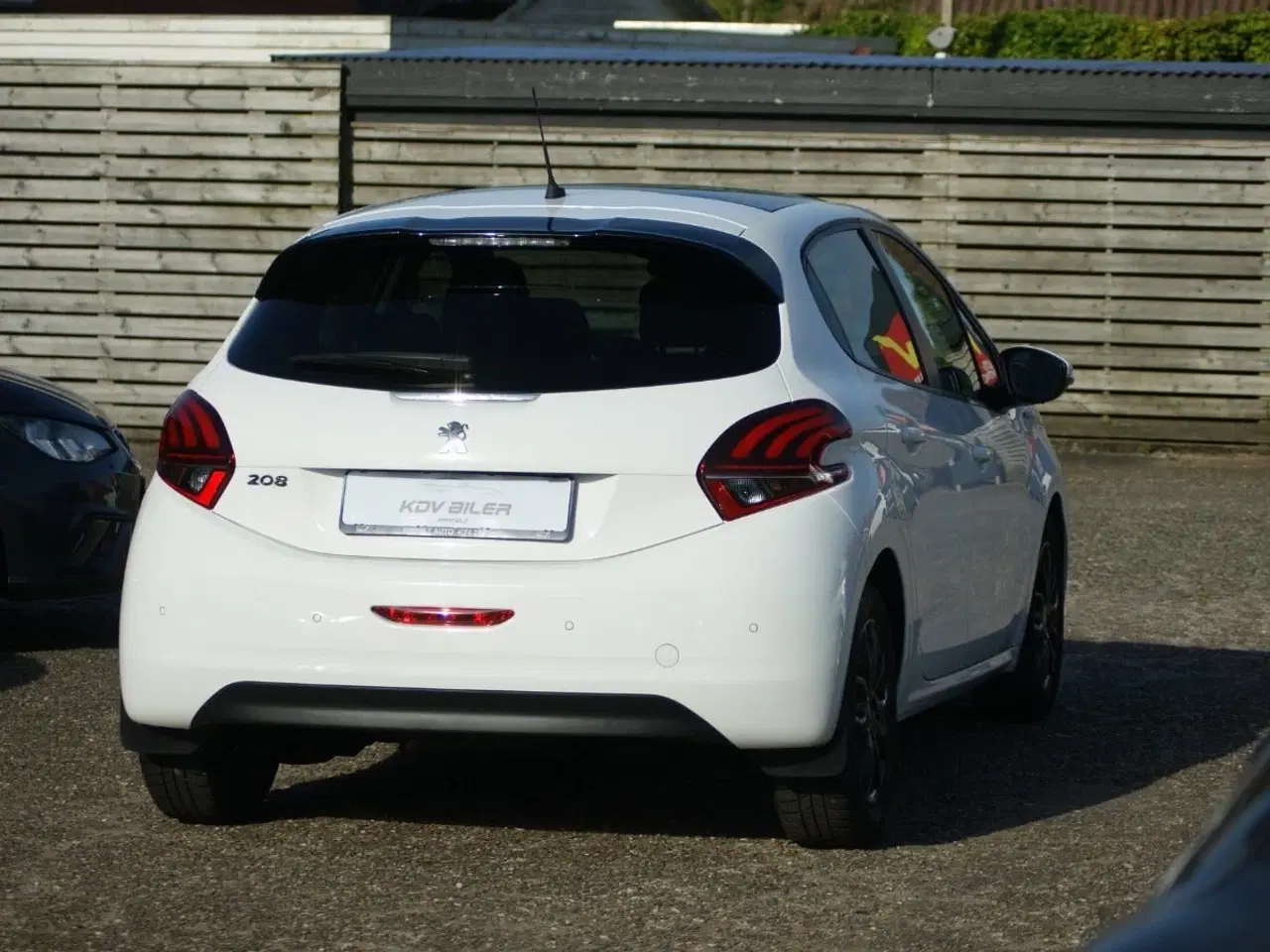 Billede 4 - Peugeot 208 1,5 BlueHDi 100 Signature Sky